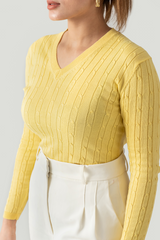 CABLE KNIT V-NECK JUMPER