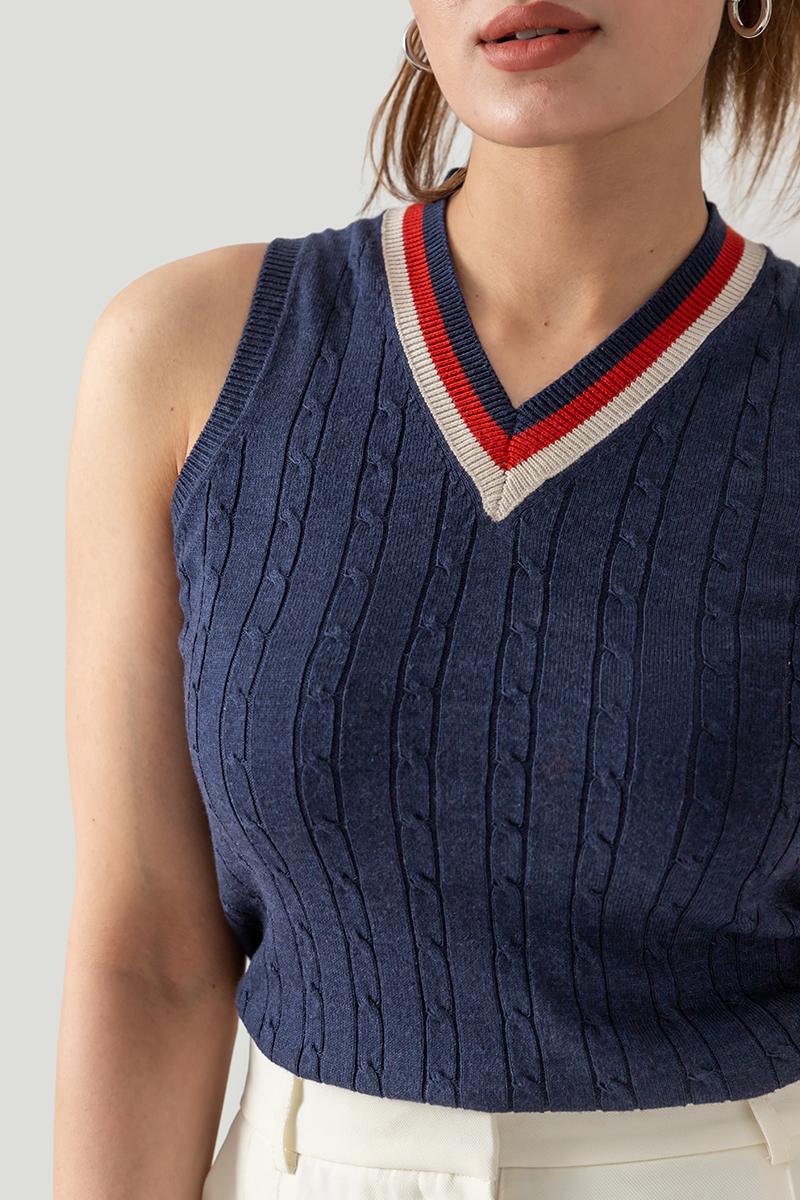 V-NECK CABLE KNIT VEST