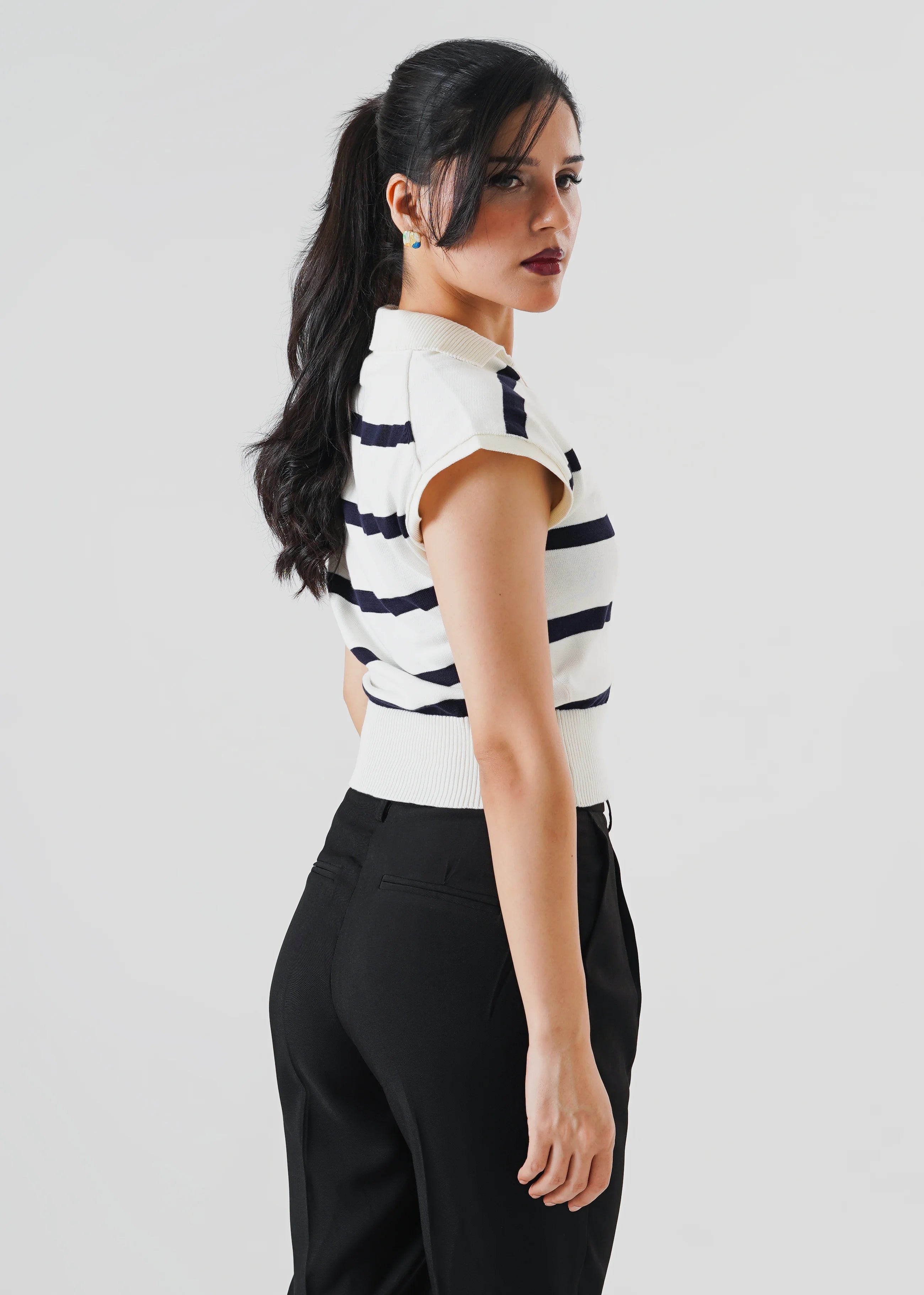 STRIPPED SLEEVELESS CROPPED KNIT POLO