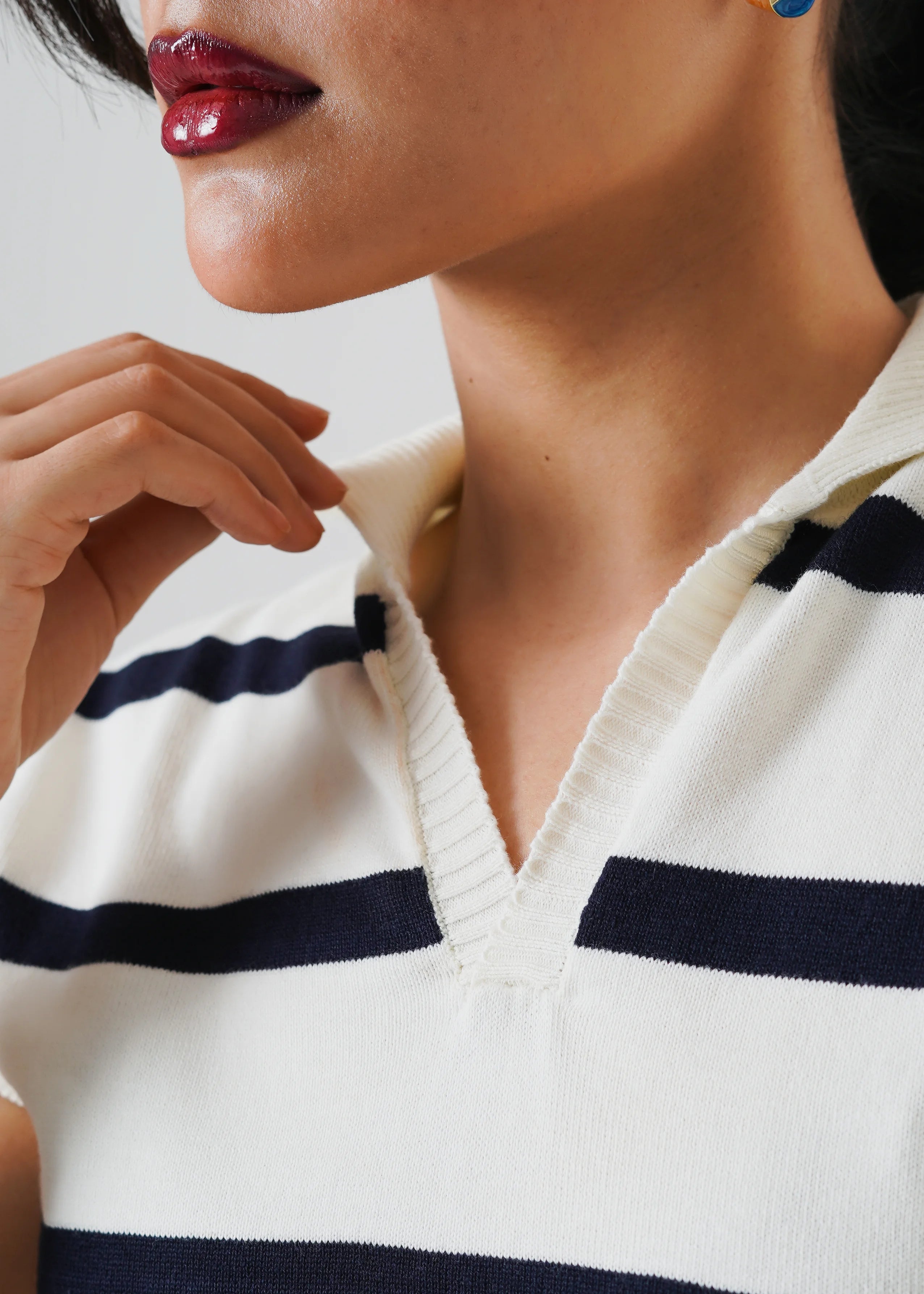 STRIPPED SLEEVELESS CROPPED KNIT POLO